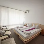 Szálloda Cristal 2*