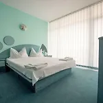 Szálloda Cristal 2*